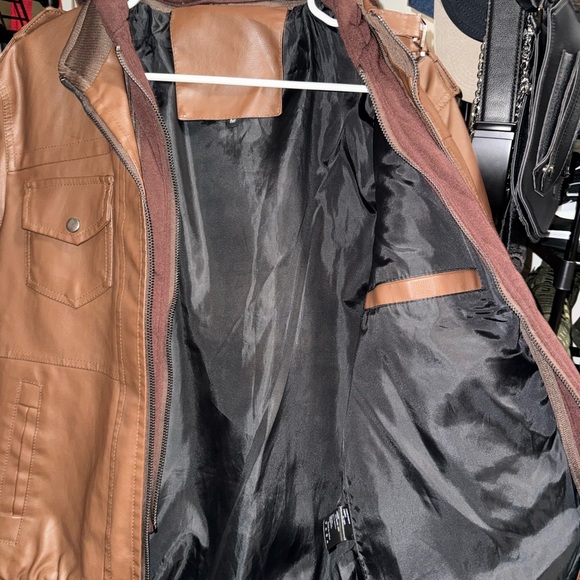 SOLD‼️ Men's Brown Leather Jacket - Picture 6 of 7